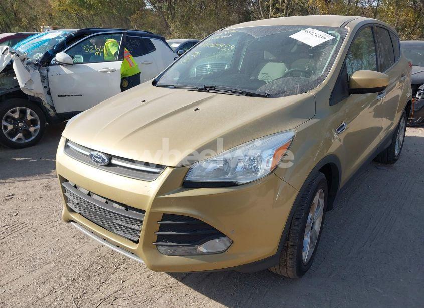 Photo 2 of 2015 Ford Escape SE (VIN 1FMCU9GX4FUC37628)