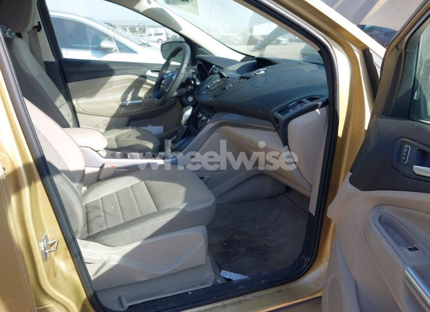 Photo 5 of 2015 Ford Escape SE (VIN 1FMCU9GX4FUC37628)