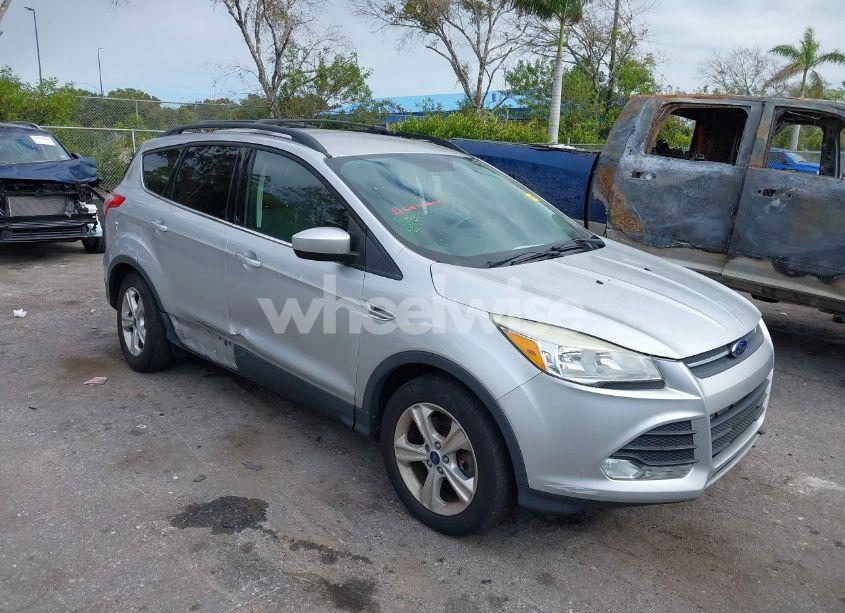 2015 Ford Escape SE (VIN 1FMCU9GX4FUC84903) main photo