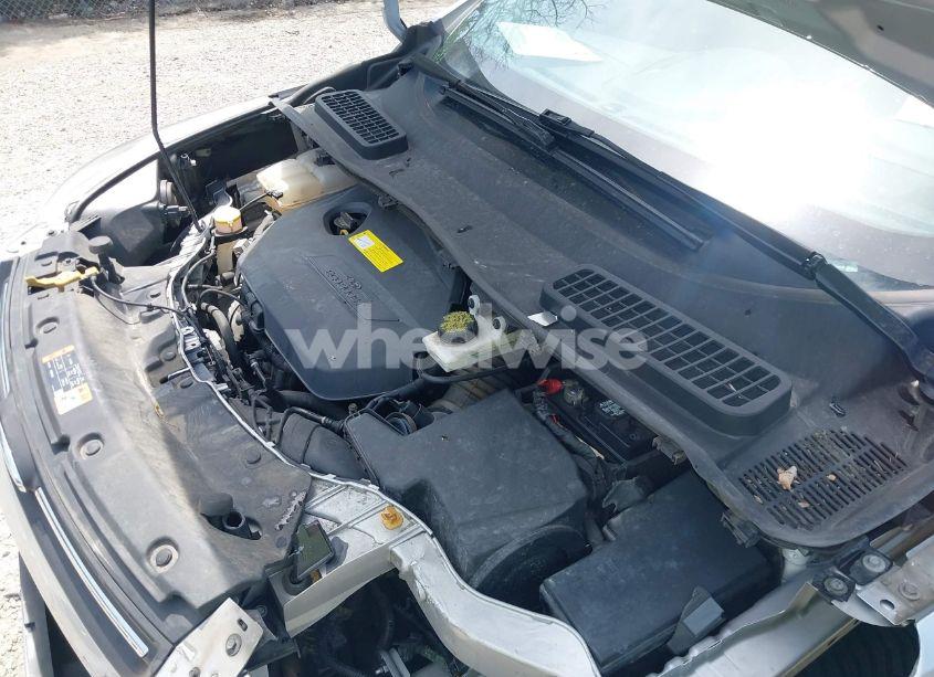 Photo 10 of 2016 Ford Escape SE (VIN 1FMCU9GX4GUA43649)