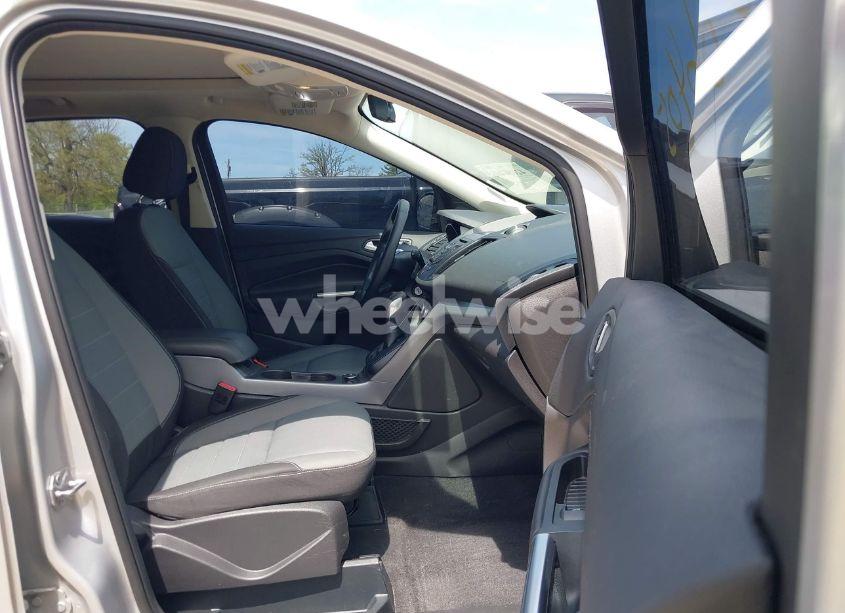 Photo 5 of 2016 Ford Escape SE (VIN 1FMCU9GX4GUA43649)