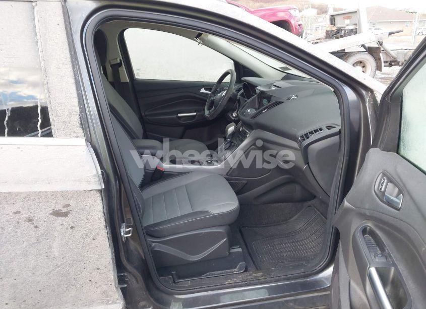 Photo 5 of 2016 Ford Escape SE (VIN 1FMCU9GX4GUA50052)