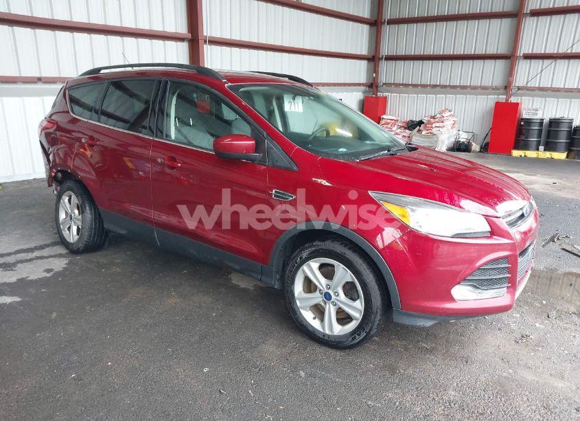 2016 Ford Escape SE (VIN 1FMCU9GX4GUB10282) main photo
