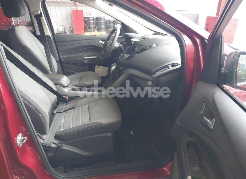 Photo 5 of 2016 Ford Escape SE (VIN 1FMCU9GX4GUB10282)