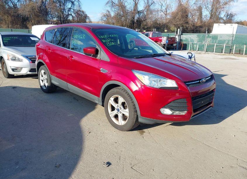 2016 Ford Escape SE (VIN 1FMCU9GX4GUB51558) main photo