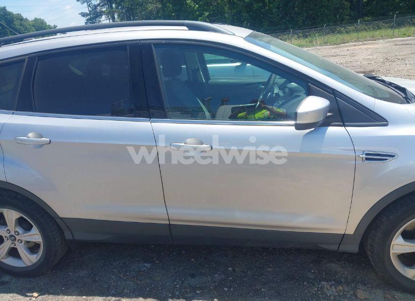 Photo 13 of 2016 Ford Escape SE (VIN 1FMCU9GX4GUC01617)