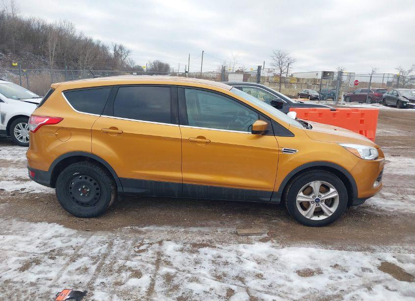 Photo 13 of 2016 Ford Escape SE (VIN 1FMCU9GX4GUC12701)