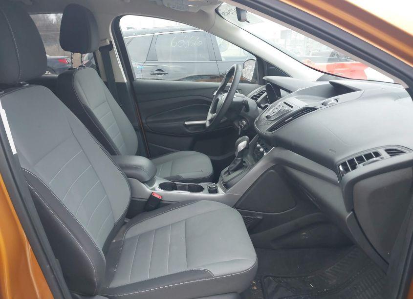 Photo 5 of 2016 Ford Escape SE (VIN 1FMCU9GX4GUC12701)