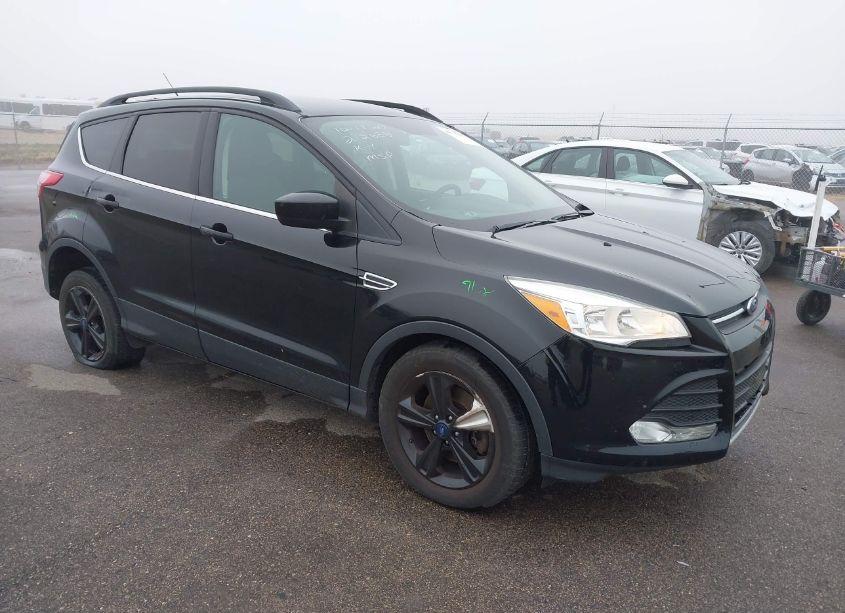 2016 Ford Escape SE (VIN 1FMCU9GX4GUC14531) main photo