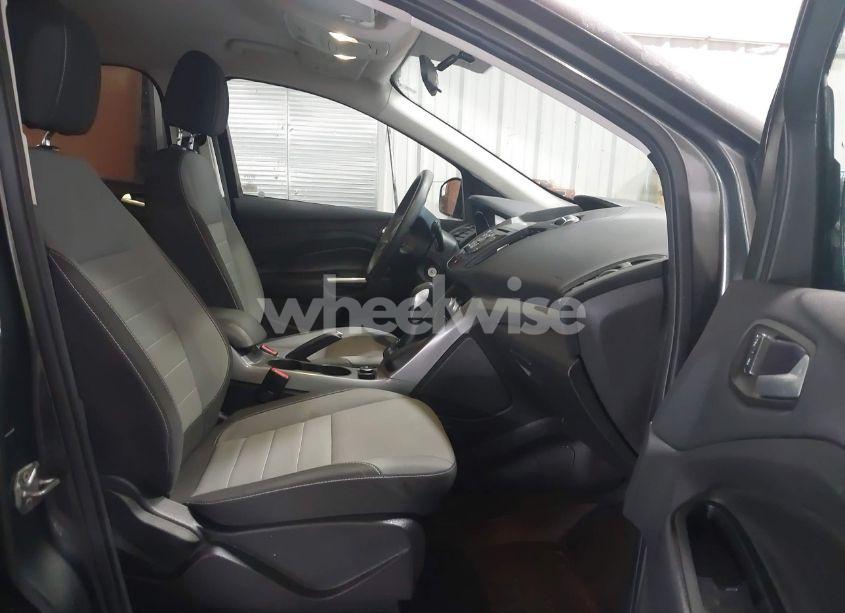 Photo 5 of 2016 Ford Escape SE (VIN 1FMCU9GX4GUC17865)