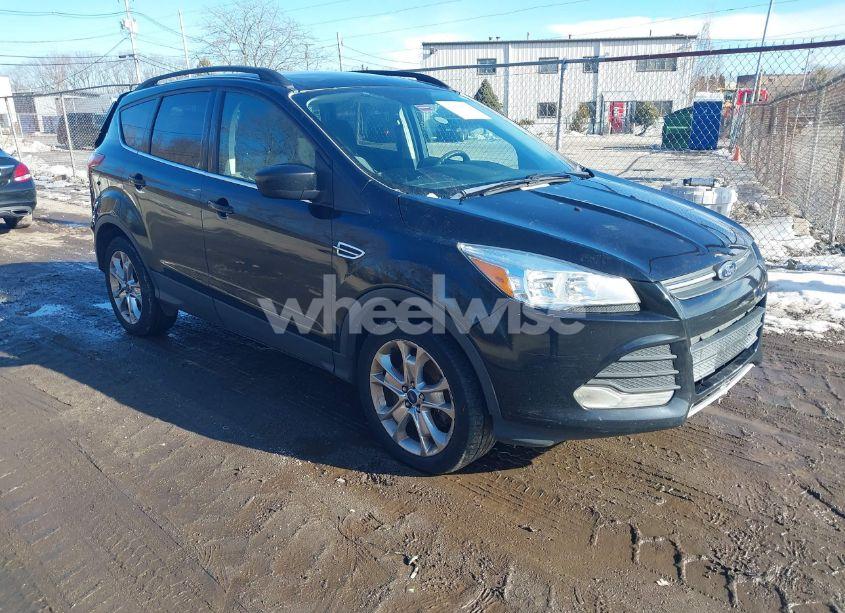 2016 Ford Escape SE (VIN 1FMCU9GX4GUC32866) main photo