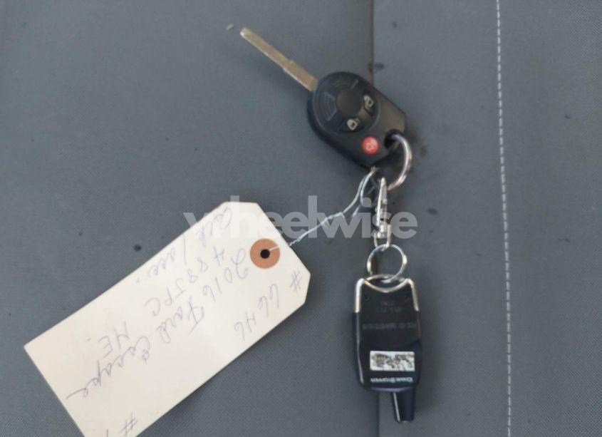 Photo 11 of 2016 Ford Escape SE (VIN 1FMCU9GX4GUC32866)