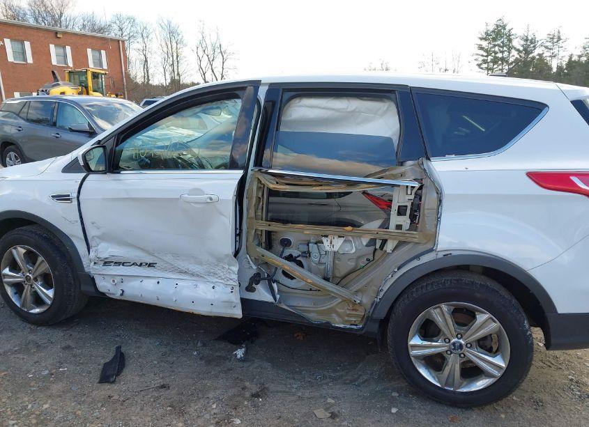 Photo 14 of 2016 Ford Escape SE (VIN 1FMCU9GX4GUC47867)