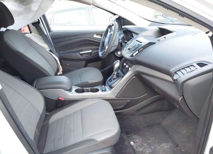 Photo 5 of 2016 Ford Escape SE (VIN 1FMCU9GX4GUC47867)