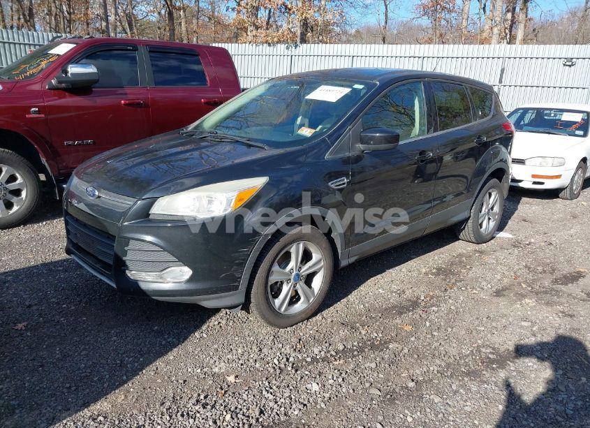 Photo 2 of 2013 Ford Escape SE (VIN 1FMCU9GX5DUB25059)