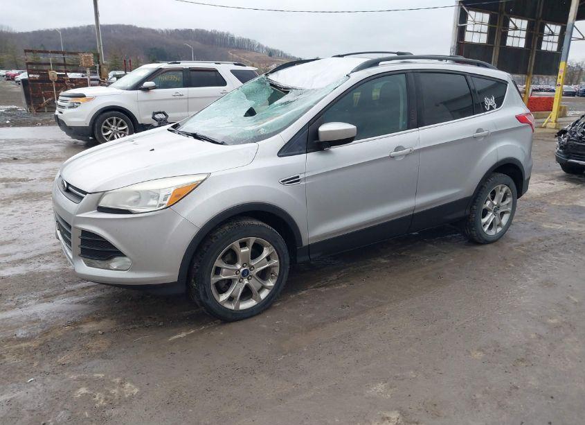 Photo 2 of 2013 Ford Escape SE (VIN 1FMCU9GX5DUC53155)