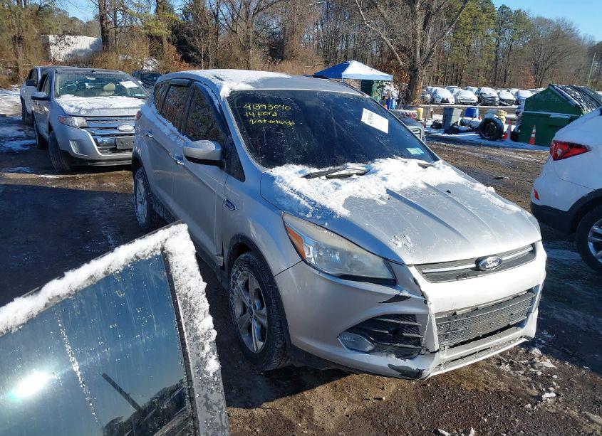 2014 Ford Escape SE (VIN 1FMCU9GX5EUC01820) main photo