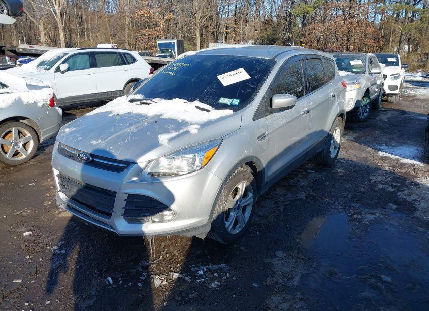 Photo 2 of 2014 Ford Escape SE (VIN 1FMCU9GX5EUC01820)