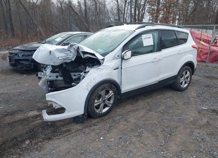 Photo 2 of 2014 Ford Escape SE (VIN 1FMCU9GX5EUE14878)