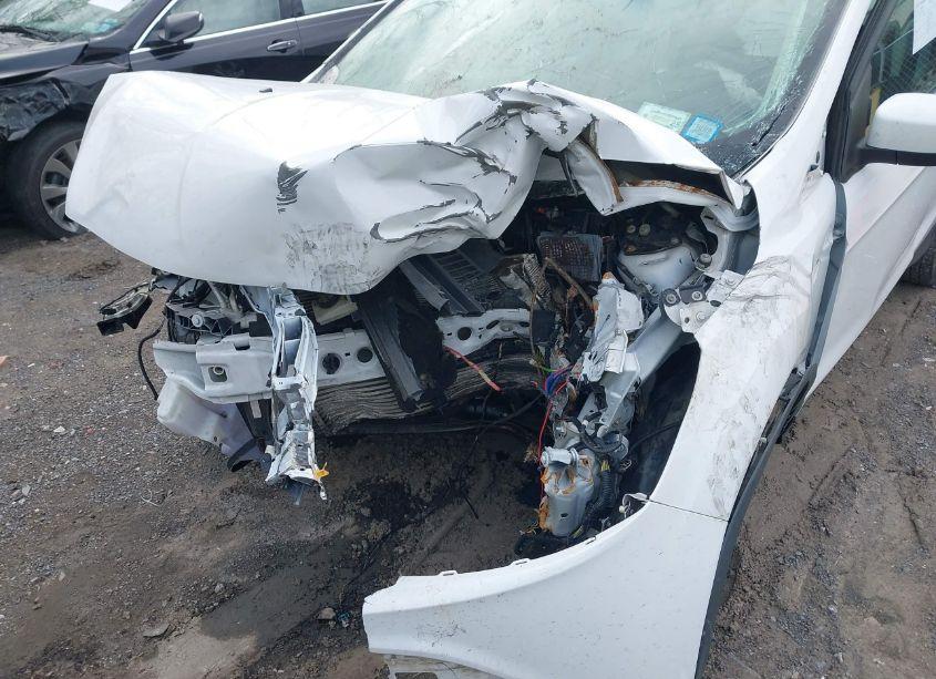 Photo 6 of 2014 Ford Escape SE (VIN 1FMCU9GX5EUE14878)