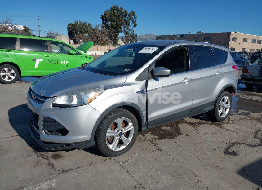 Photo 2 of 2015 Ford Escape SE (VIN 1FMCU9GX5FUA21321)