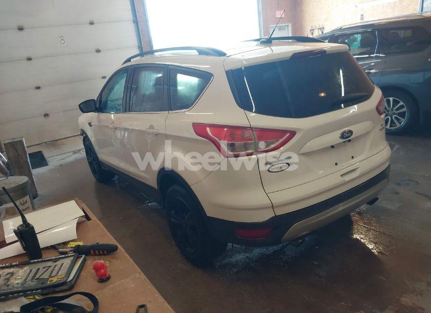 Photo 3 of 2015 Ford Escape SE (VIN 1FMCU9GX5FUA98190)