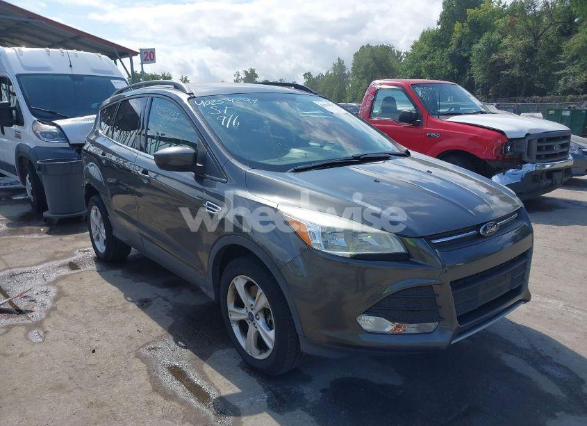 2015 Ford Escape SE (VIN 1FMCU9GX5FUA98271) main photo
