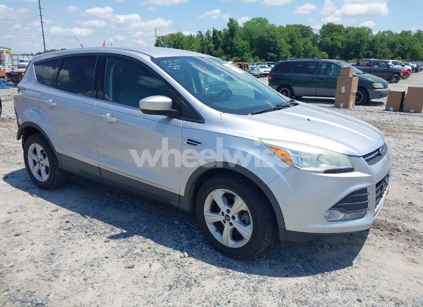 2015 Ford Escape SE (VIN 1FMCU9GX5FUB15554) main photo