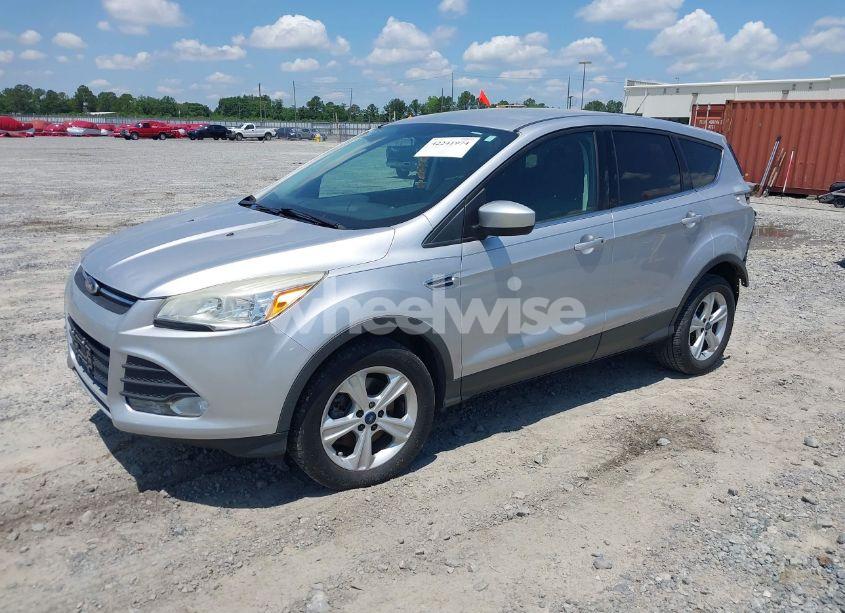 Photo 2 of 2015 Ford Escape SE (VIN 1FMCU9GX5FUB15554)