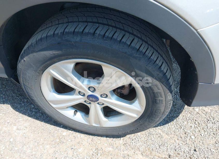 Photo 12 of 2015 Ford Escape SE (VIN 1FMCU9GX5FUB18177)