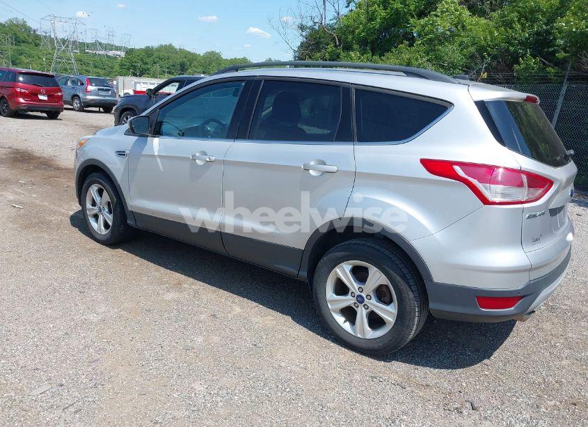 Photo 3 of 2015 Ford Escape SE (VIN 1FMCU9GX5FUB18177)