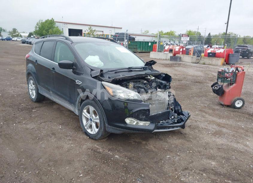 2015 Ford Escape SE (VIN 1FMCU9GX5FUB99018) main photo