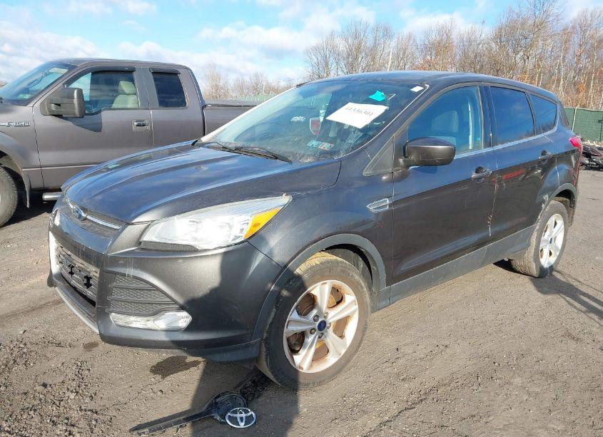 Photo 2 of 2015 Ford Escape SE (VIN 1FMCU9GX5FUC39601)