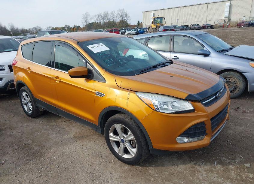 2016 Ford Escape SE (VIN 1FMCU9GX5GUA34782) main photo