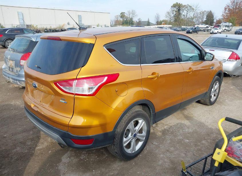 Photo 4 of 2016 Ford Escape SE (VIN 1FMCU9GX5GUA34782)