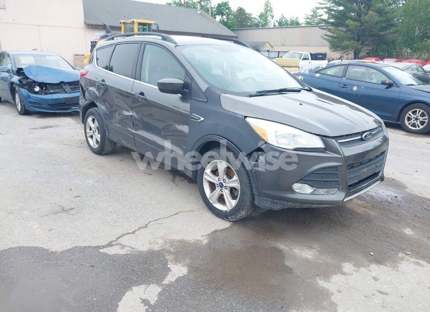 2016 Ford Escape SE (VIN 1FMCU9GX5GUA35091) main photo