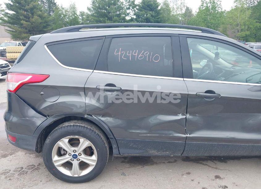 Photo 6 of 2016 Ford Escape SE (VIN 1FMCU9GX5GUA35091)