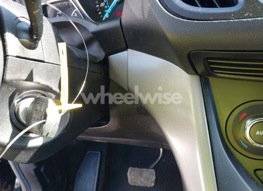 Photo 11 of 2016 Ford Escape SE (VIN 1FMCU9GX5GUA62789)