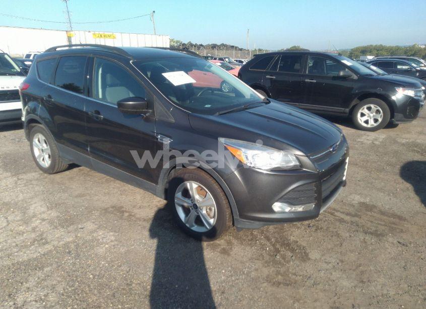 2016 Ford Escape SE (VIN 1FMCU9GX5GUB65484) main photo