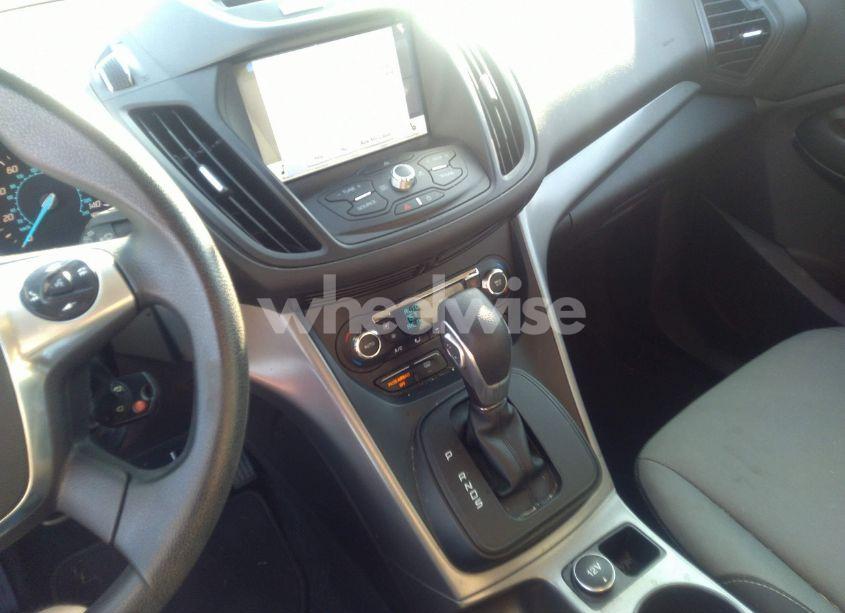 Photo 11 of 2016 Ford Escape SE (VIN 1FMCU9GX5GUB65484)