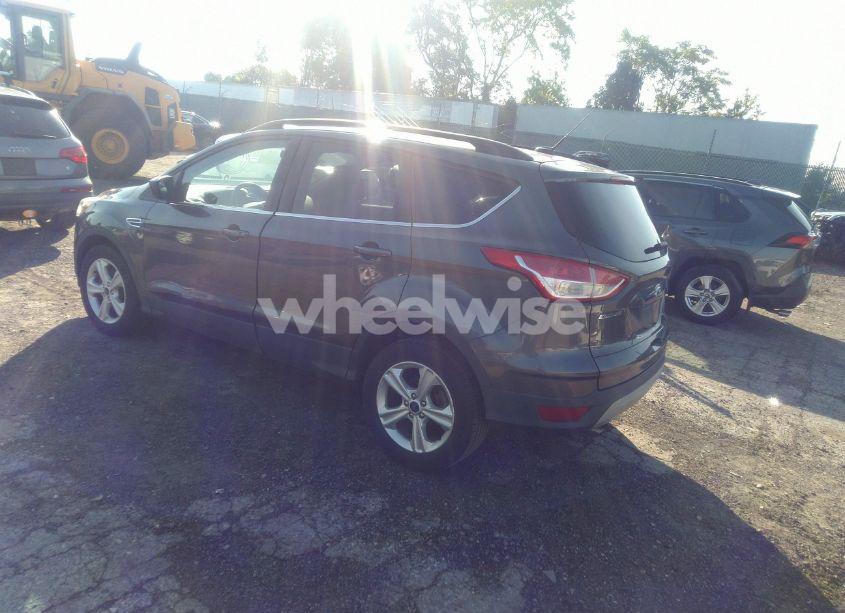 Photo 3 of 2016 Ford Escape SE (VIN 1FMCU9GX5GUB65484)