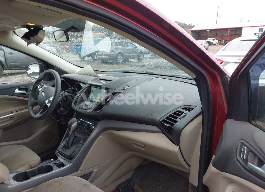 Photo 5 of 2016 Ford Escape SE (VIN 1FMCU9GX5GUB66313)