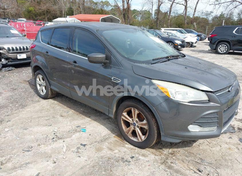2016 Ford Escape SE (VIN 1FMCU9GX5GUC13467) main photo
