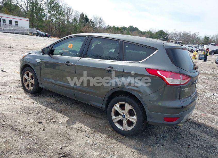 Photo 3 of 2016 Ford Escape SE (VIN 1FMCU9GX5GUC13467)