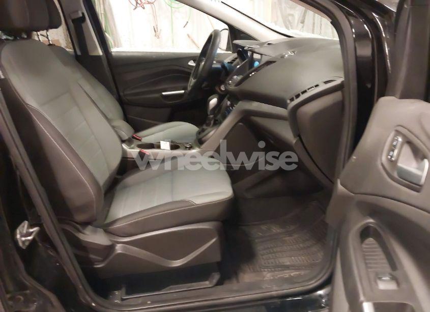 Photo 5 of 2016 Ford Escape SE (VIN 1FMCU9GX5GUC24159)