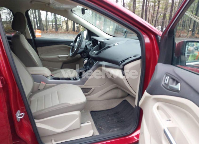 Photo 5 of 2016 Ford Escape SE (VIN 1FMCU9GX5GUC74771)