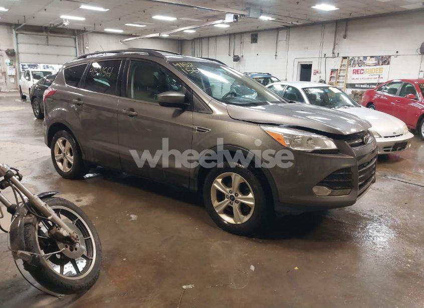 2014 Ford Escape SE (VIN 1FMCU9GX6EUB03640) main photo