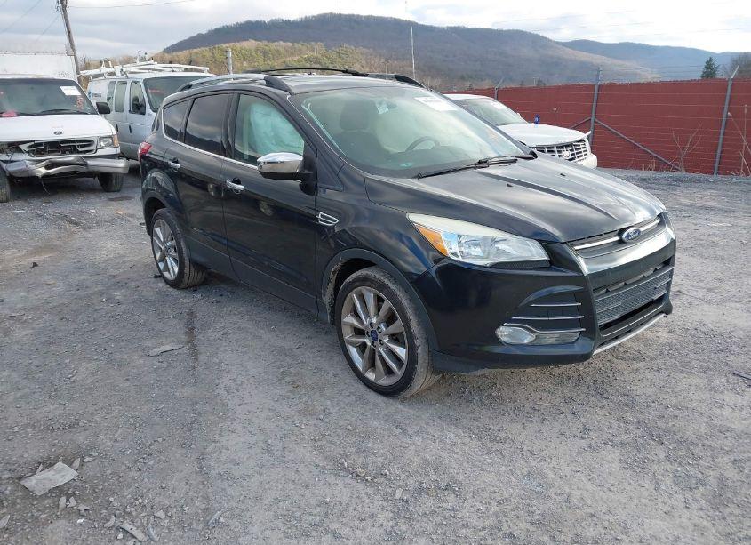 2015 Ford Escape SE (VIN 1FMCU9GX6FUA13969) main photo