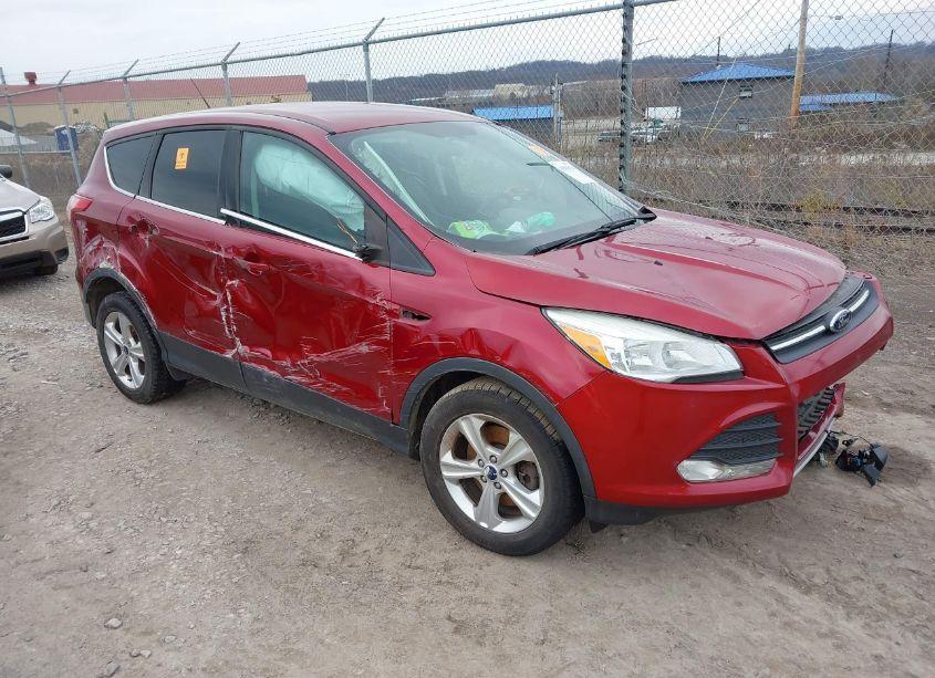 2015 Ford Escape SE (VIN 1FMCU9GX6FUA75694) main photo