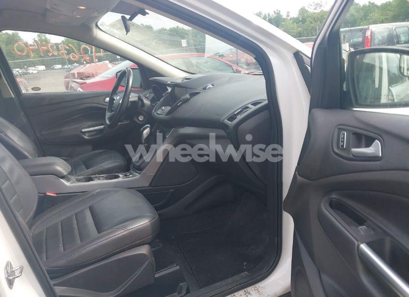 Photo 5 of 2015 Ford Escape SE (VIN 1FMCU9GX6FUC39235)